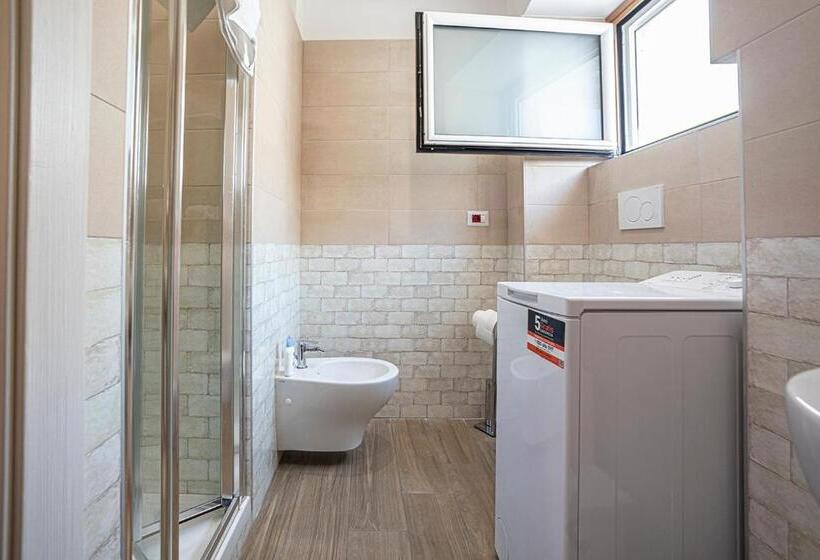 Пансион Mola’s Square House