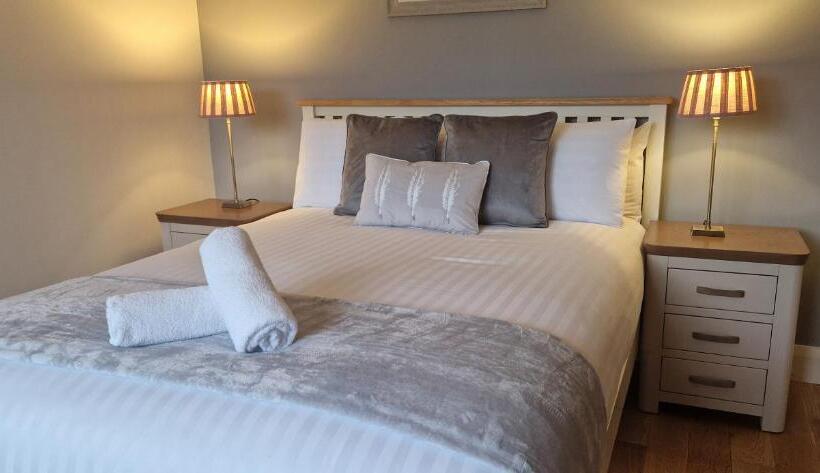 بنسيون The Cloisters