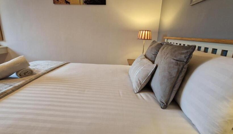 بنسيون The Cloisters