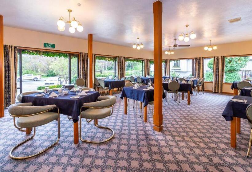 The Grand Hotel & Bar   Akaroa