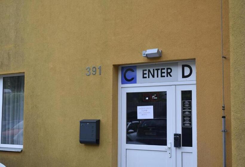 Ubytování Hanka V Hotelovém Pokoji C408 Top View