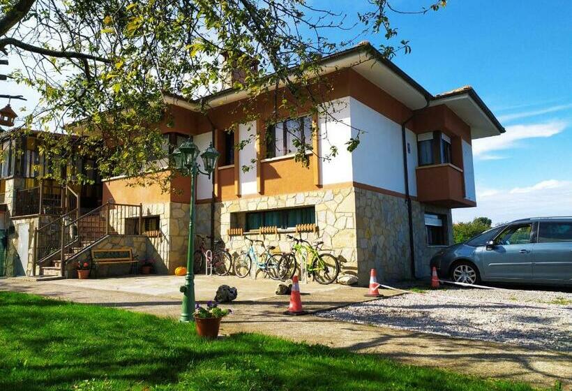 فندق صغير Family House Gijón