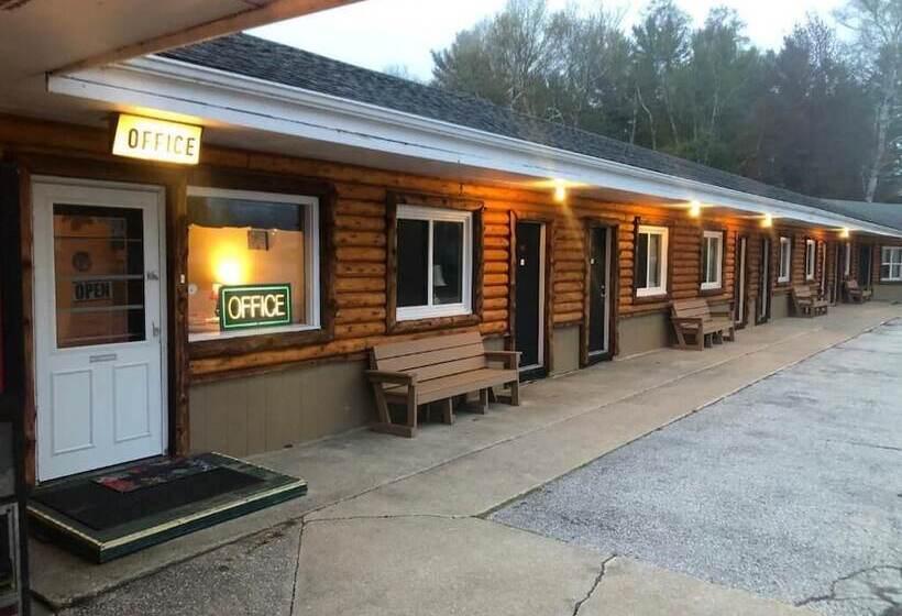 הוסטל Holiday Motel