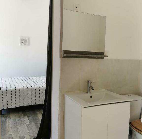 ベッドアンドブレックファースト Chambre D Hotes La Dragonne