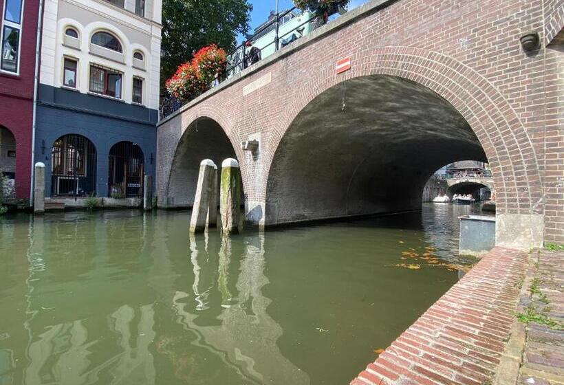 مبيت وإفطار Slapen Onder De Dom