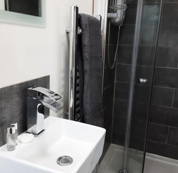 Bed and Breakfast Snoozefrome