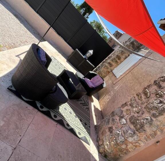 Bed and Breakfast Suite Saint Esteve Avec Balneo Au Cœur D Un Hameau