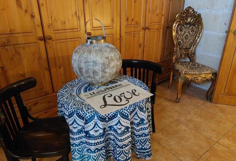 تختخواب و صبحانه The Lyndee House