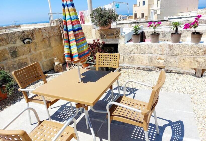 تختخواب و صبحانه The Lyndee House