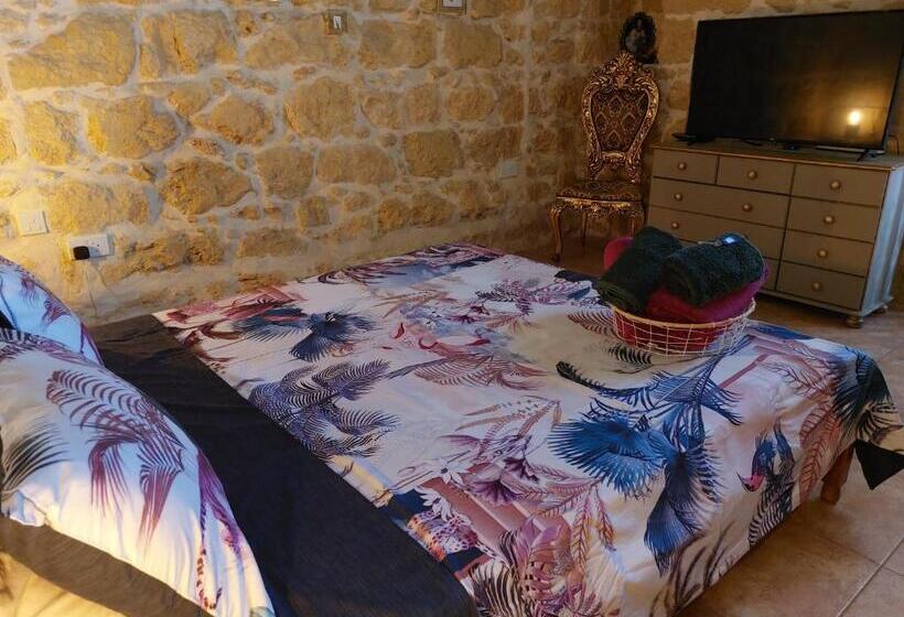 تختخواب و صبحانه The Lyndee House