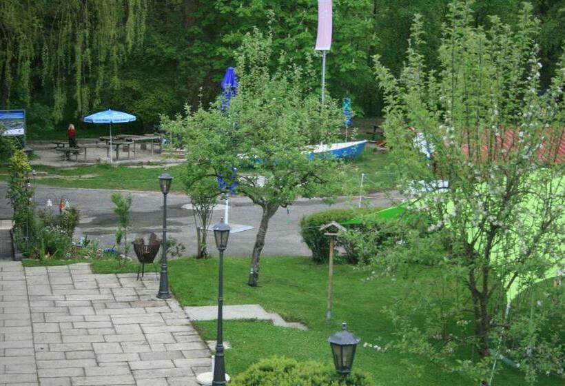 Krug S Family Hostel Und Restaurant