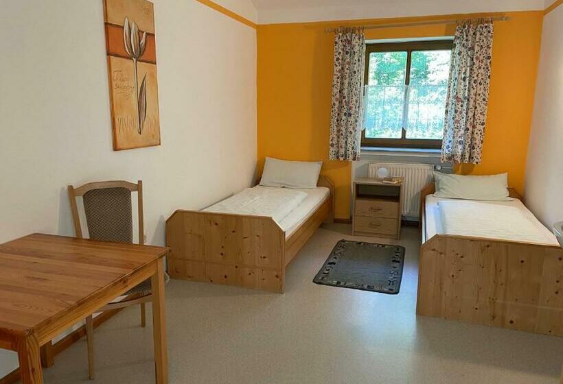 Krug S Family Hostel Und Restaurant