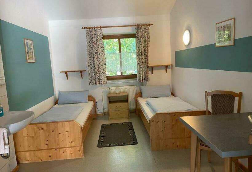 Krug S Family Hostel Und Restaurant