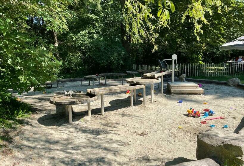 Krug S Family Hostel Und Restaurant