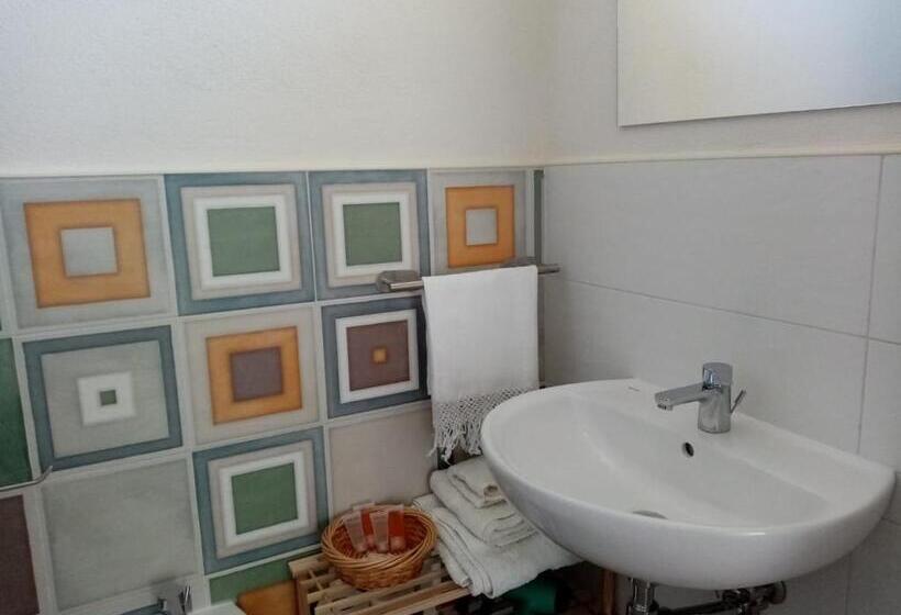 پانسیون Andasì