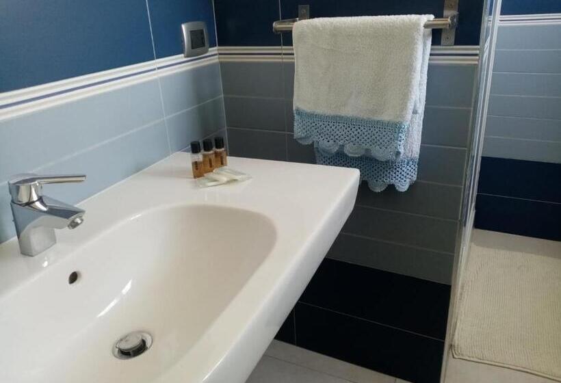 پانسیون Andasì