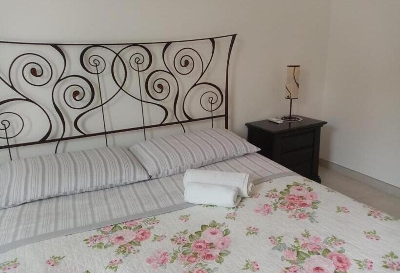 پانسیون Andasì