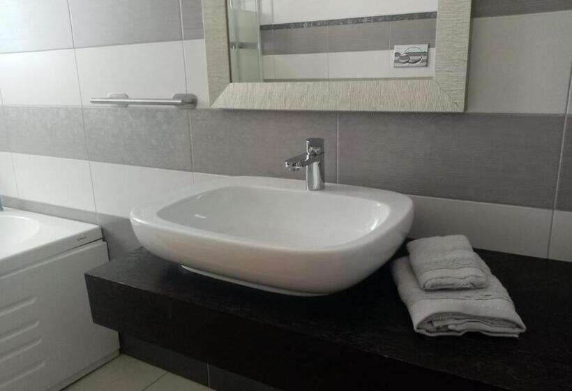 پانسیون Andasì