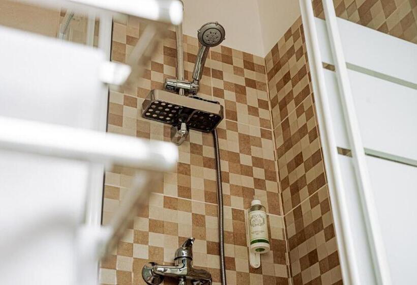 پانسیون Breathe In