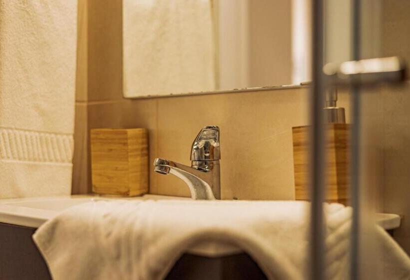 پانسیون Breathe In