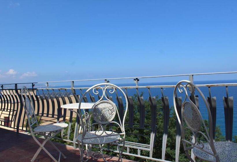 بنسيون Ellysblue