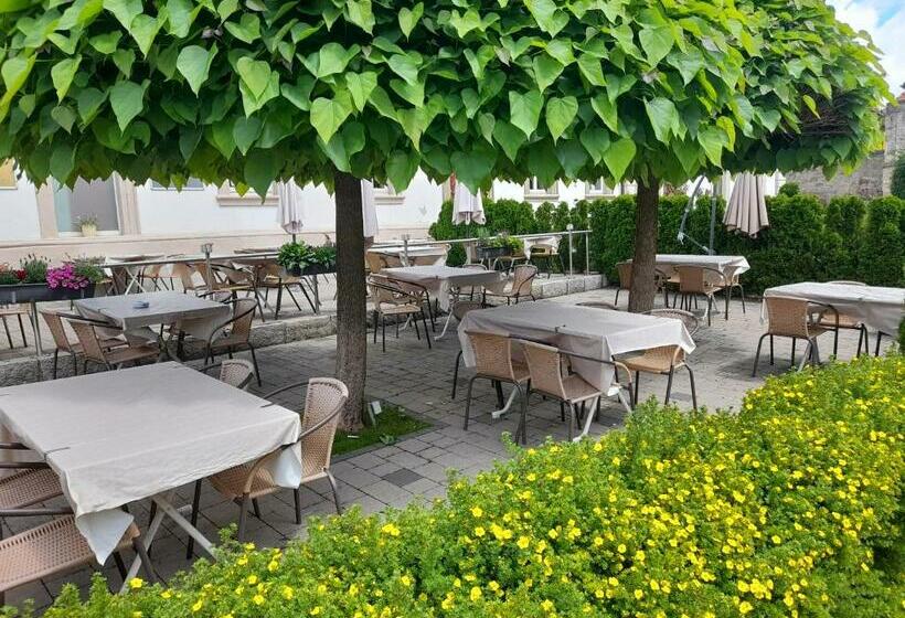 Пансион Gästehaus Leonie