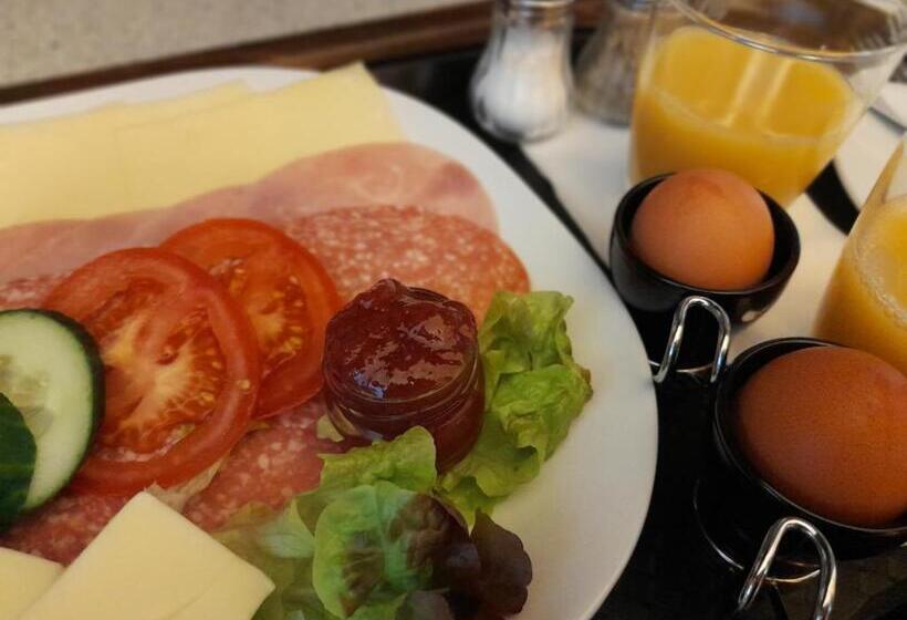 Пансион Gästehaus Leonie