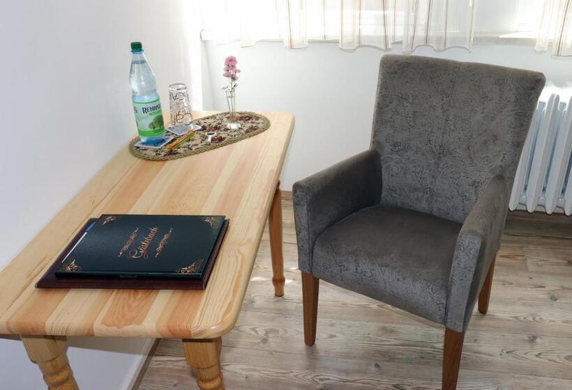 Пансион Gästezimmer Zum Rotem Karpfen