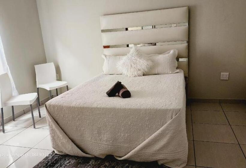 膳宿费 Intsingizi Bird Lodge