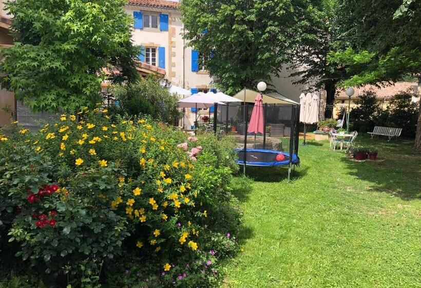 ペンション La Vie En Roses