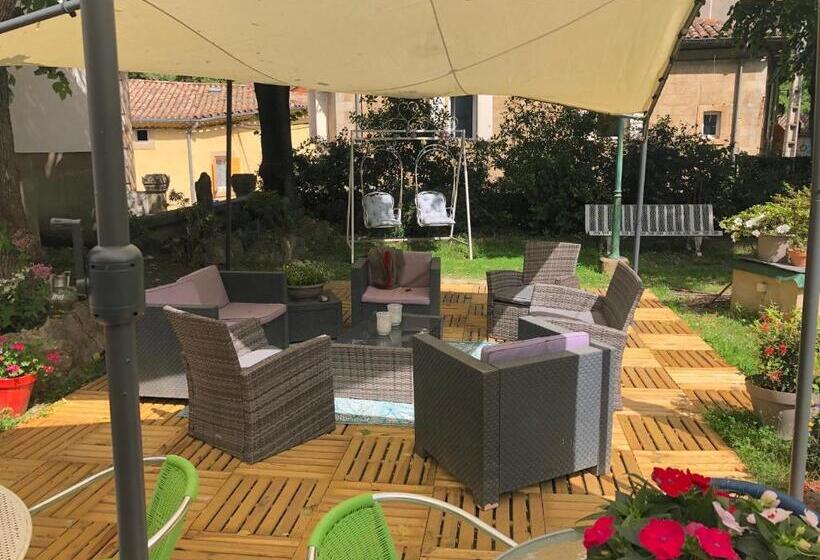 ペンション La Vie En Roses