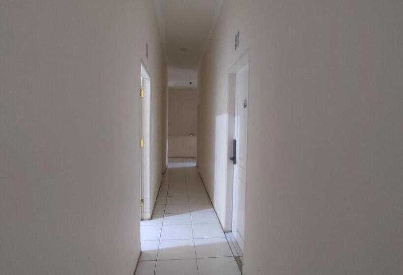 פנסיון Superstar Residence Tomohon Redpartner