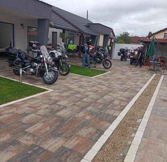 بنسيون Vila Ge