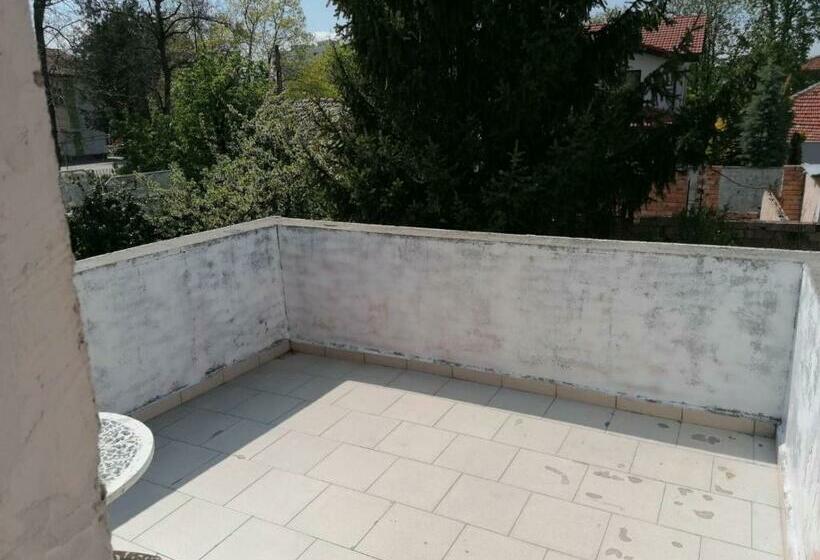 פנסיון White House Silistra