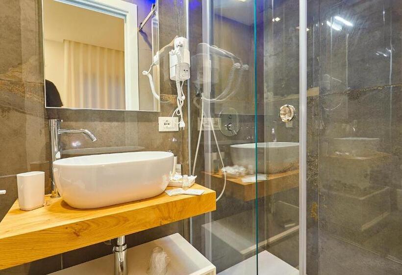 Porta Del Golfo Apartments & Suites