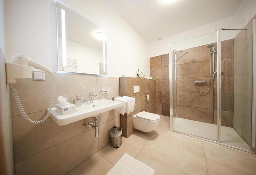 Общежитие Gasthof Zum Schilling