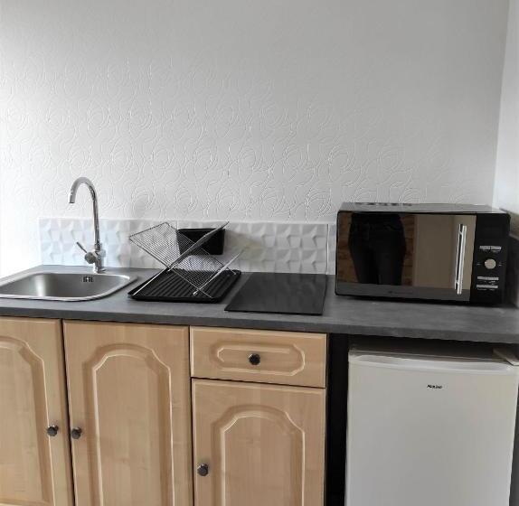 住宿加早餐  Appartement Bagnols   Les Meublés Des Pierres Dorées