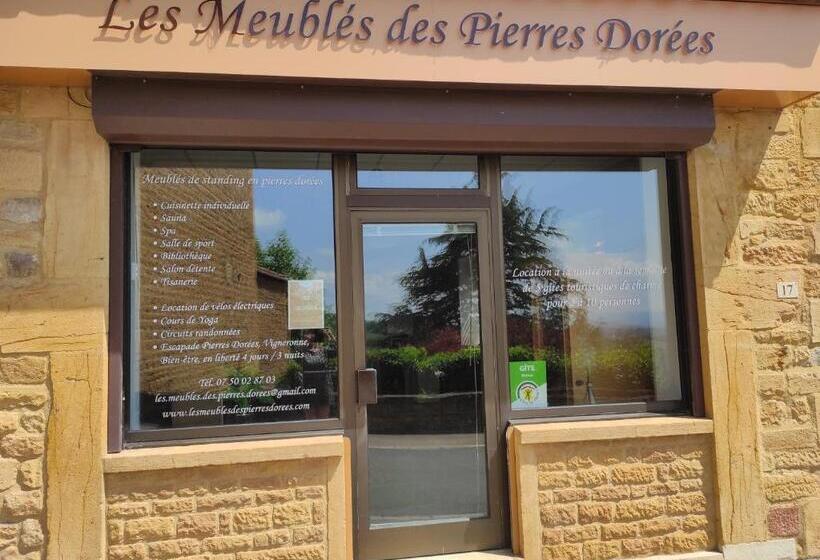 住宿加早餐  Appartement Bagnols   Les Meublés Des Pierres Dorées