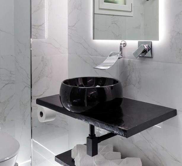 تختخواب و صبحانه Isademar