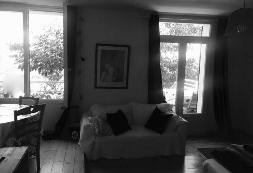 민박 à L Ombre Du Mûrier