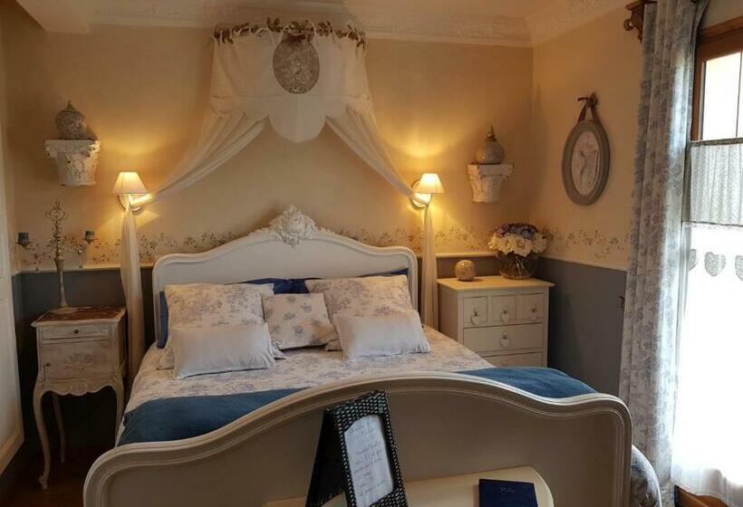 مبيت وإفطار La Marlottine