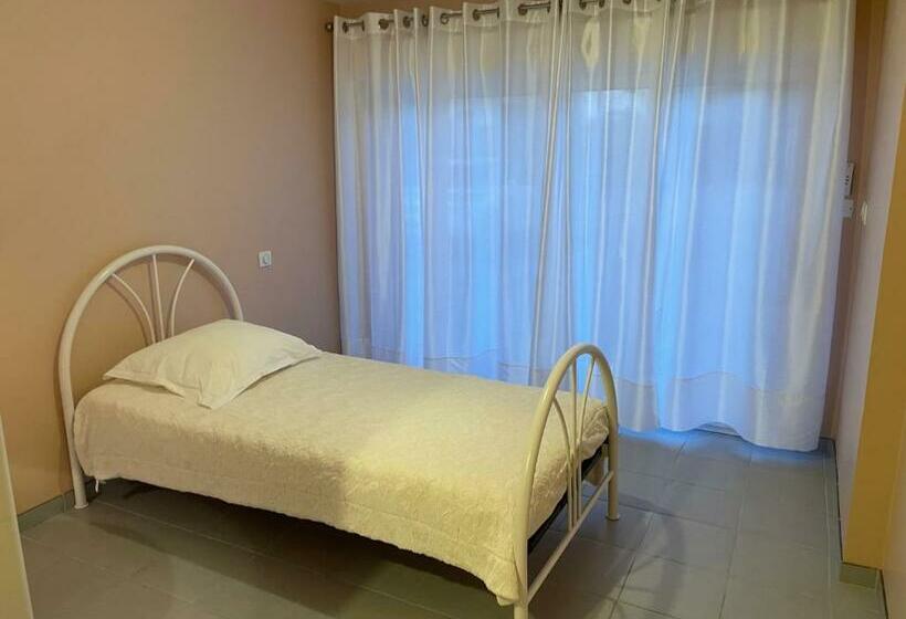 ベッドアンドブレックファースト Les Jardins De Maelle