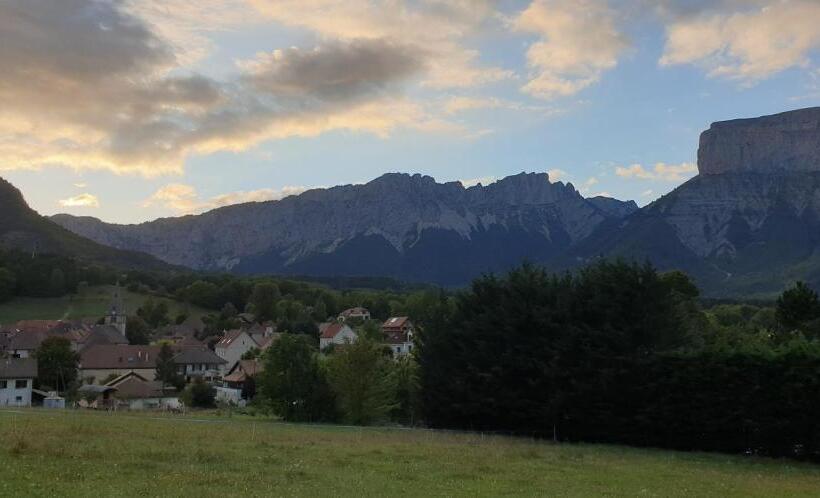 مبيت وإفطار Les Vagabonds Du Mont