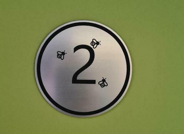 تختخواب و صبحانه Nona Bb