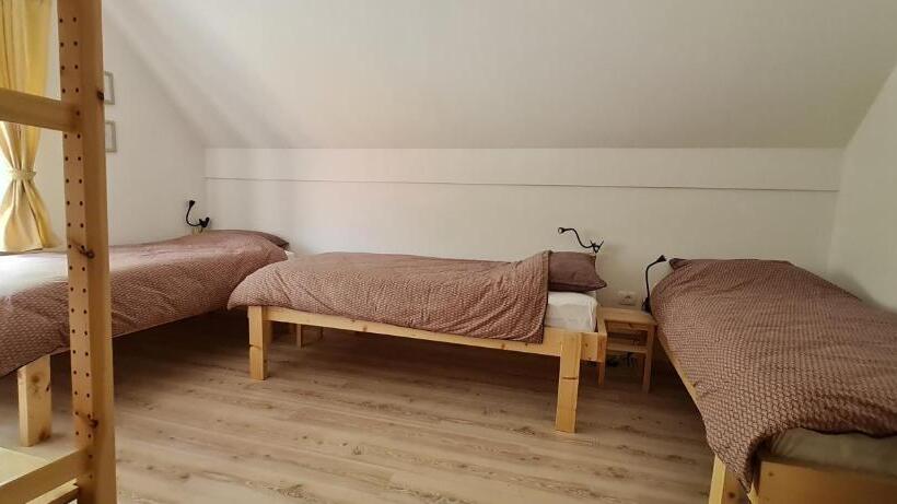 تختخواب و صبحانه Nona Bb