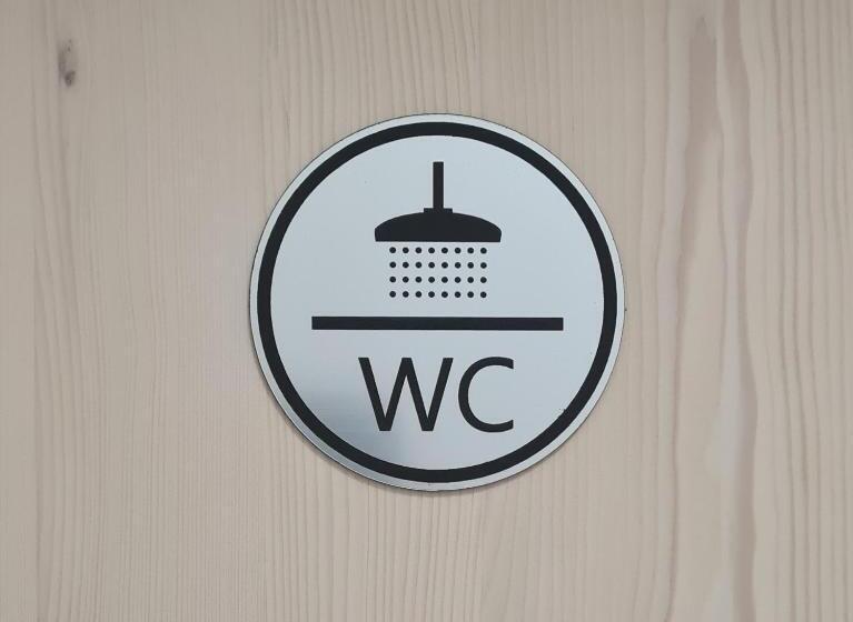 تختخواب و صبحانه Nona Bb