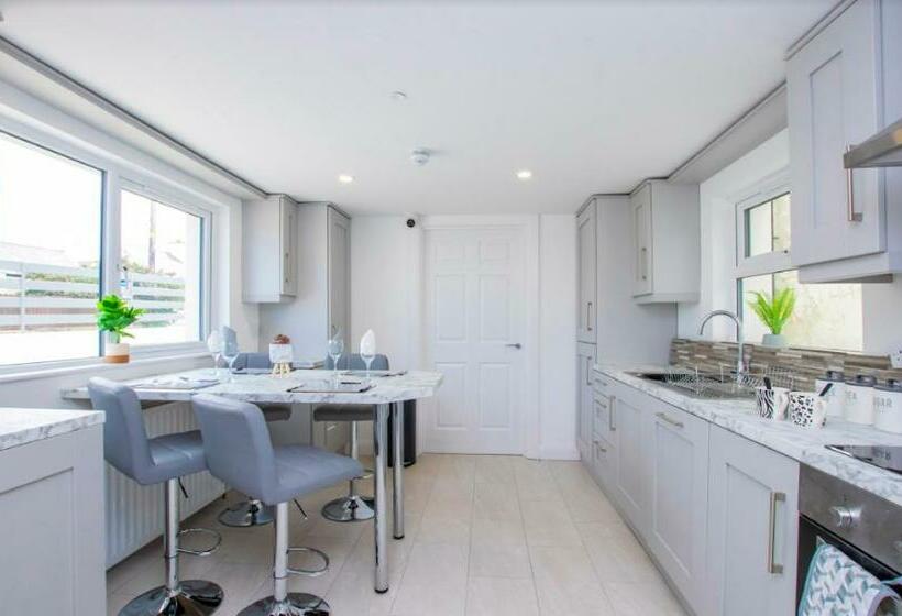 مبيت وإفطار Station 36