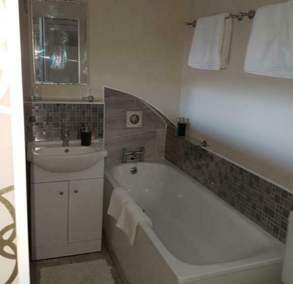 ベッドアンドブレックファースト The Mystical Orchard