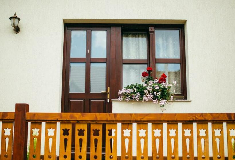 ベッドアンドブレックファースト Vendégváró Panzió