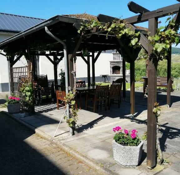 ベッドアンドブレックファースト Weingut Licht Stadtfeld